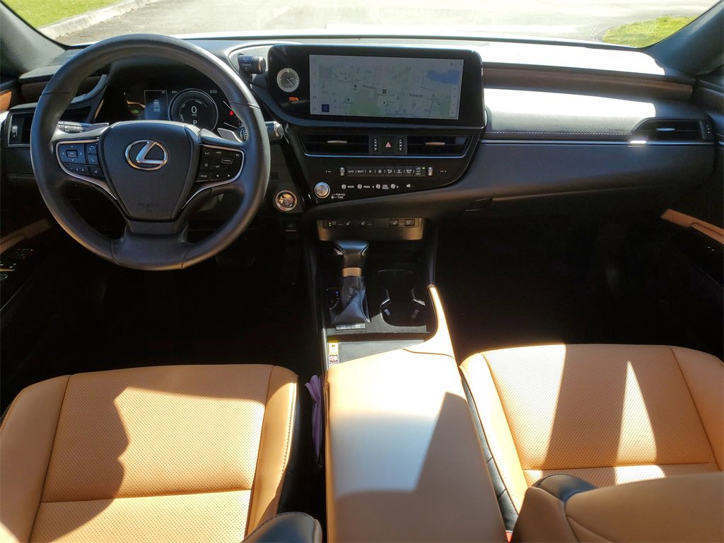 Used 2024 Lexus ES 300h w/ Premium Package image 14
