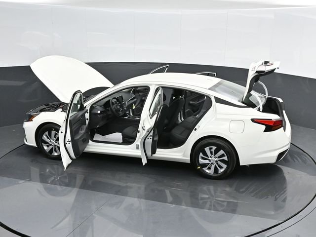 Used 2025 Nissan Altima 2.5 S FWD image 49