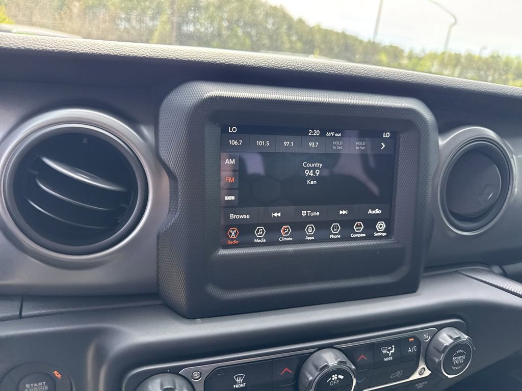 Used 2022 Jeep Gladiator Sport image 27