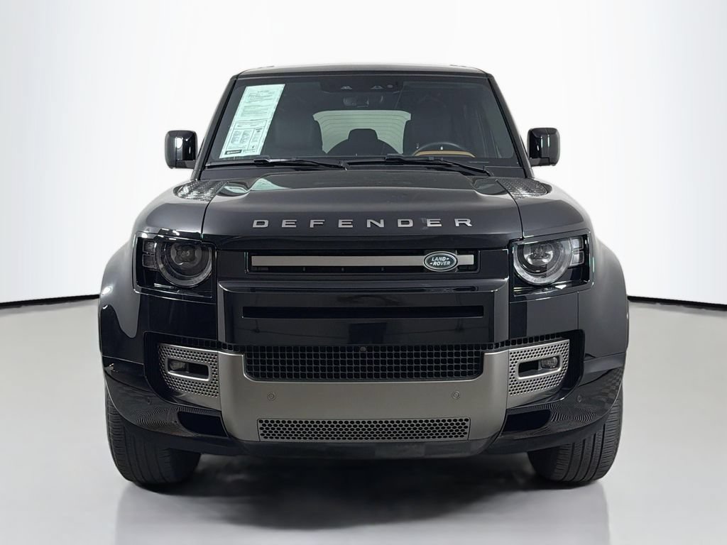 Used 2024 Land Rover Defender 110 X-Dynamic SE AWD/4WD image 2
