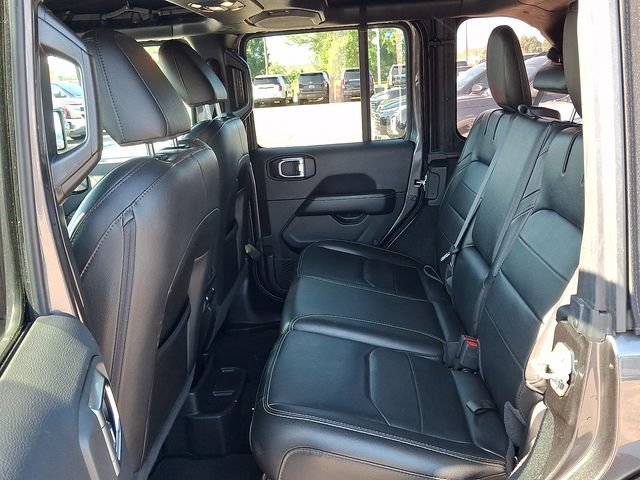 Used 2022 Jeep Wrangler Unlimited Sahara w/ Cold Weather Group AWD/4WD image 8