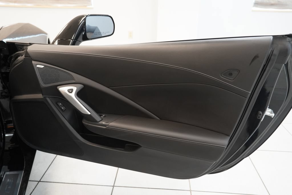 Used 2017 Chevrolet Corvette Stingray Coupe RWD image 26