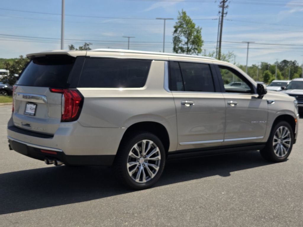 Used 2021 GMC Yukon XL Denali w/ Denali Premium Package image 5