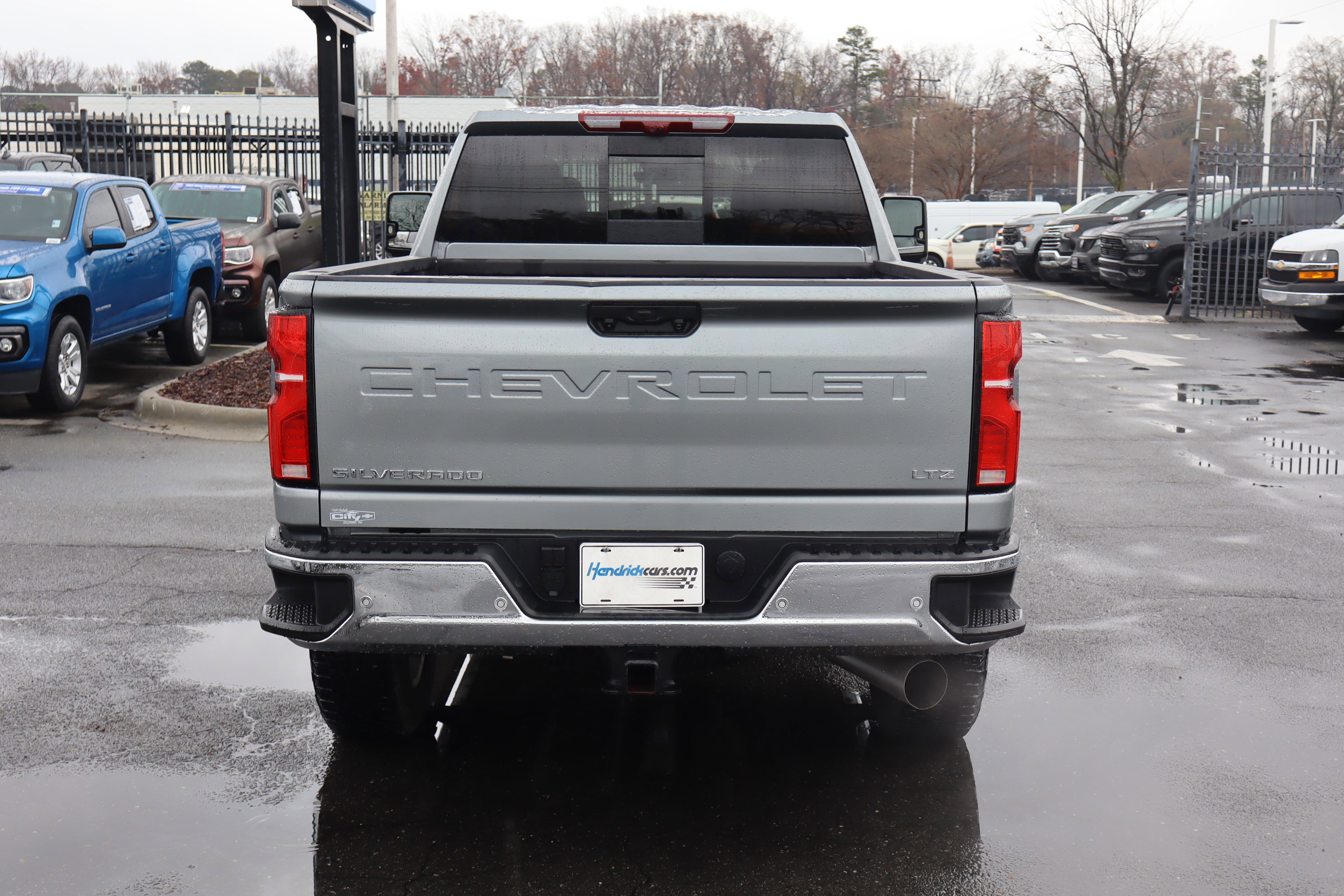 Used 2025 Chevrolet Silverado 2500 LTZ w/ LTZ Plus Package image 9