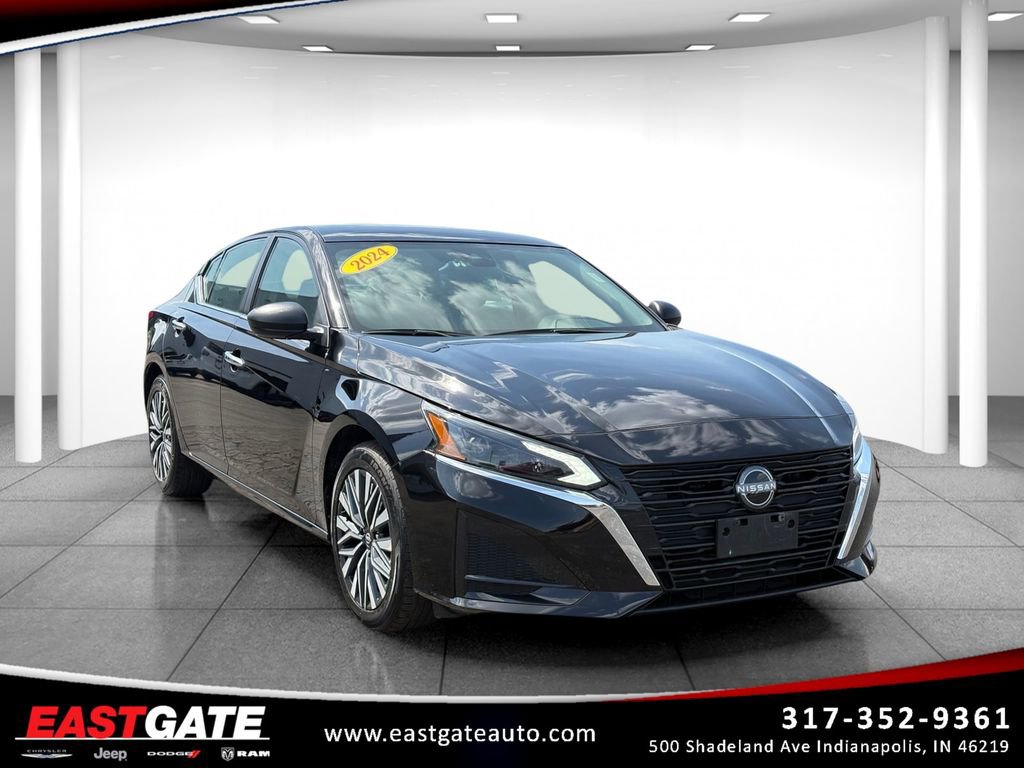 Used 2024 Nissan Altima 2.5 SV FWD image 1