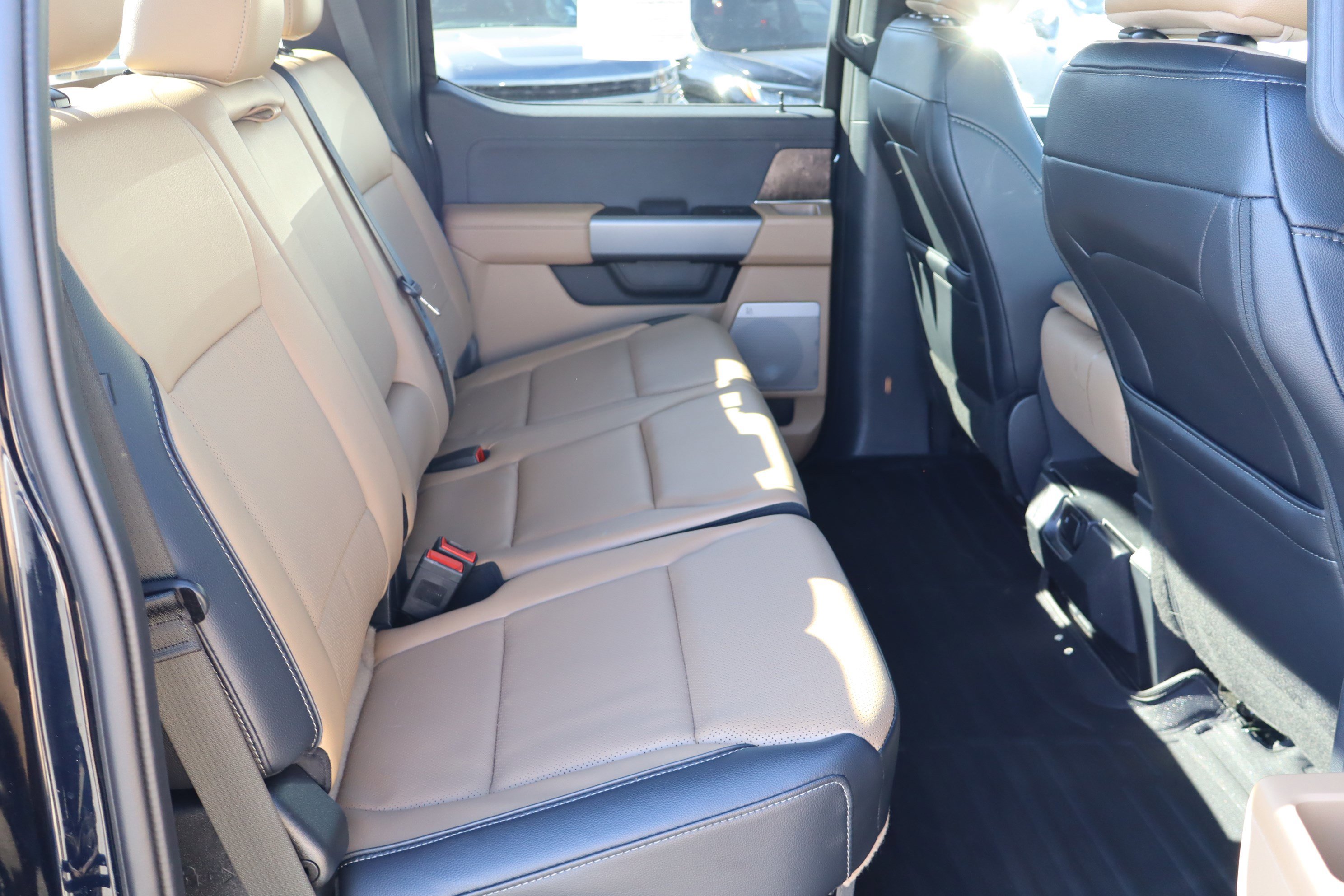 Used 2025 Ford F250 Lariat image 34