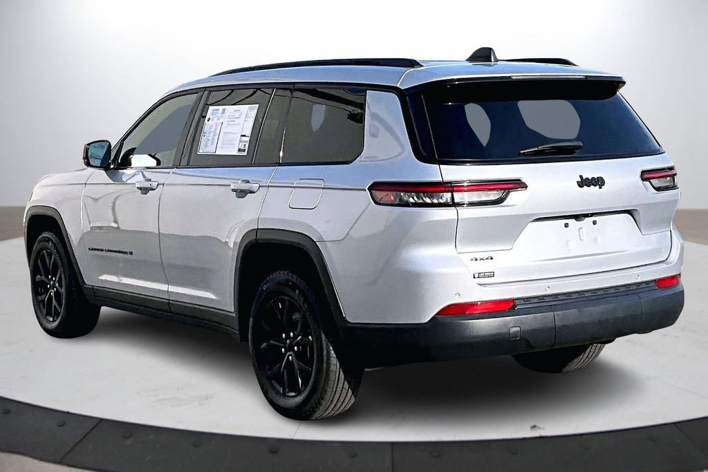 Used 2024 Jeep Grand Cherokee L Laredo image 6