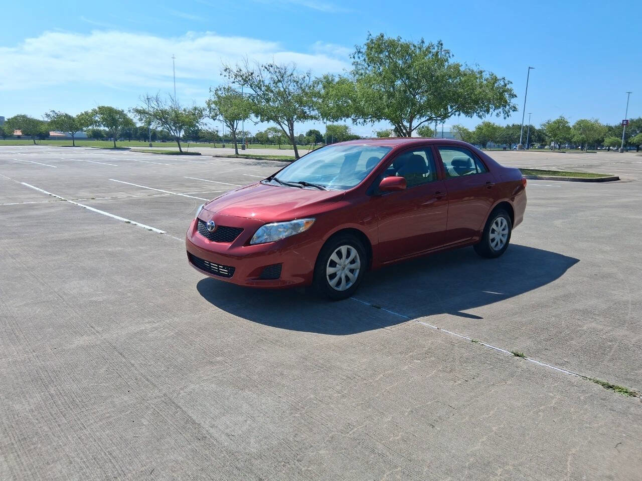 Used 2010 Toyota Corolla LE FWD image 2