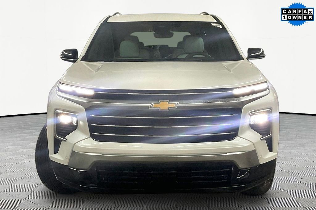 Used 2024 Chevrolet Traverse RS image 2