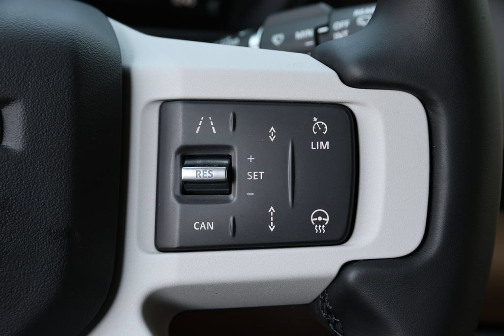 New 2026 Land Rover Defender 110 X-Dynamic SE AWD/4WD image 25