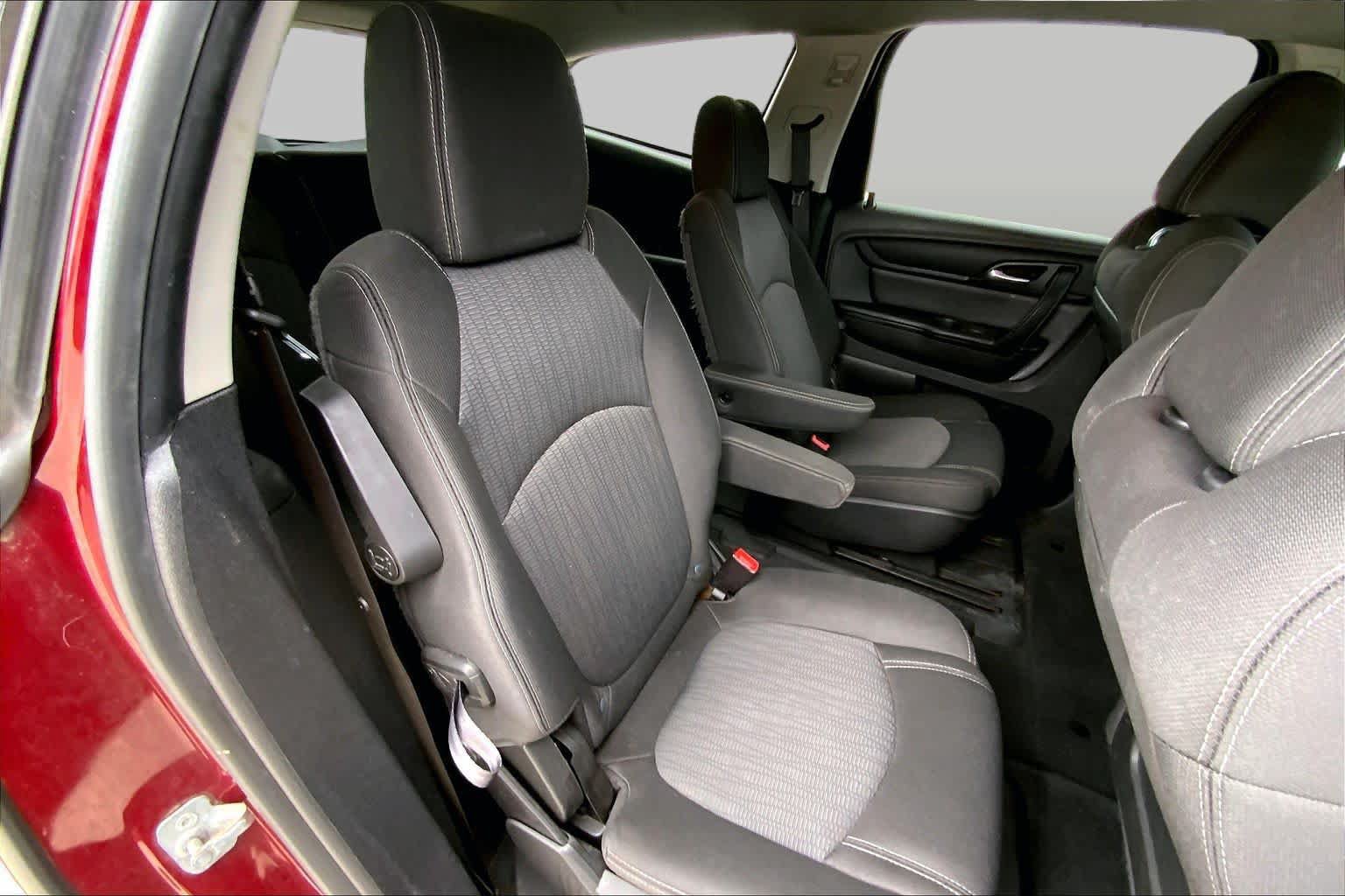 Used 2016 Chevrolet Traverse LT w/ Traveler's Package FWD image 19
