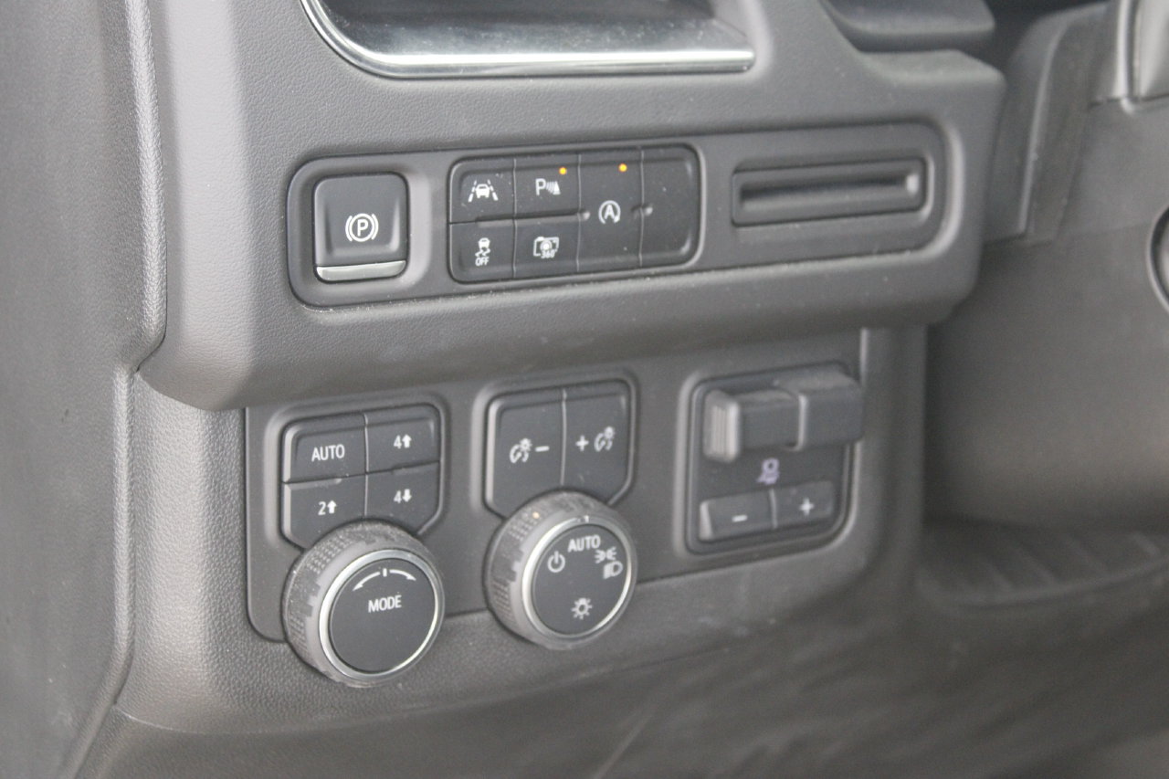 Used 2024 Chevrolet Tahoe LT w/ LT Signature Package AWD/4WD image 14