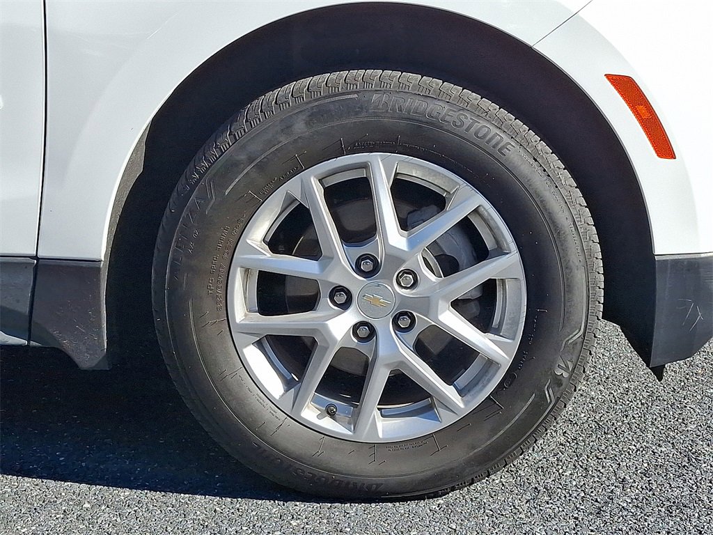 Used 2023 Chevrolet Equinox LT image 12