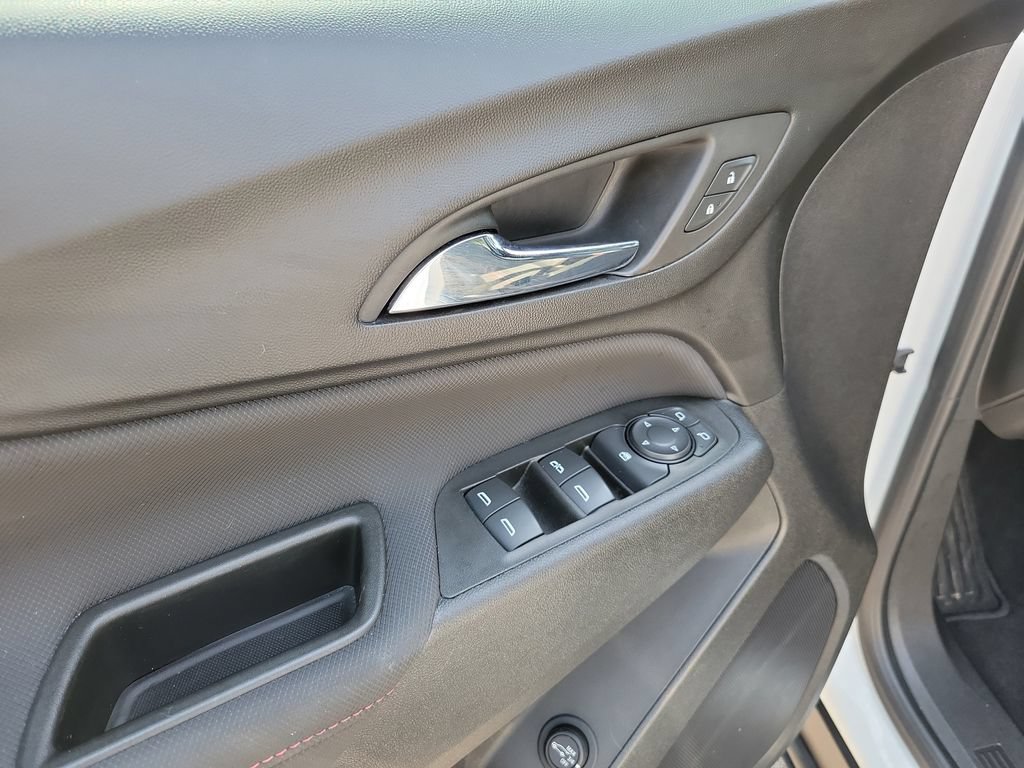 Used 2022 Chevrolet Equinox RS FWD image 24