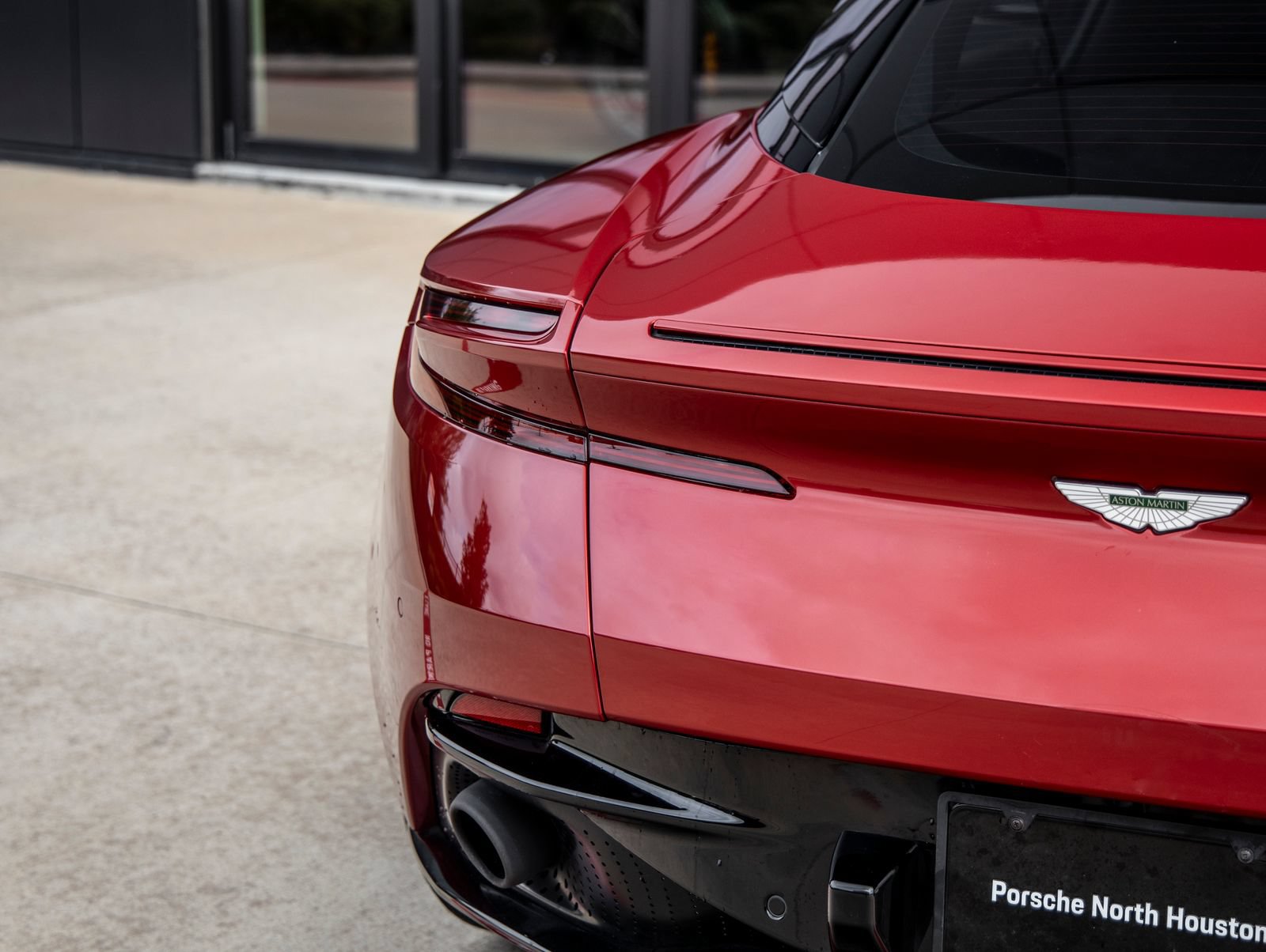 Used 2017 Aston Martin DB11 V12 RWD image 11