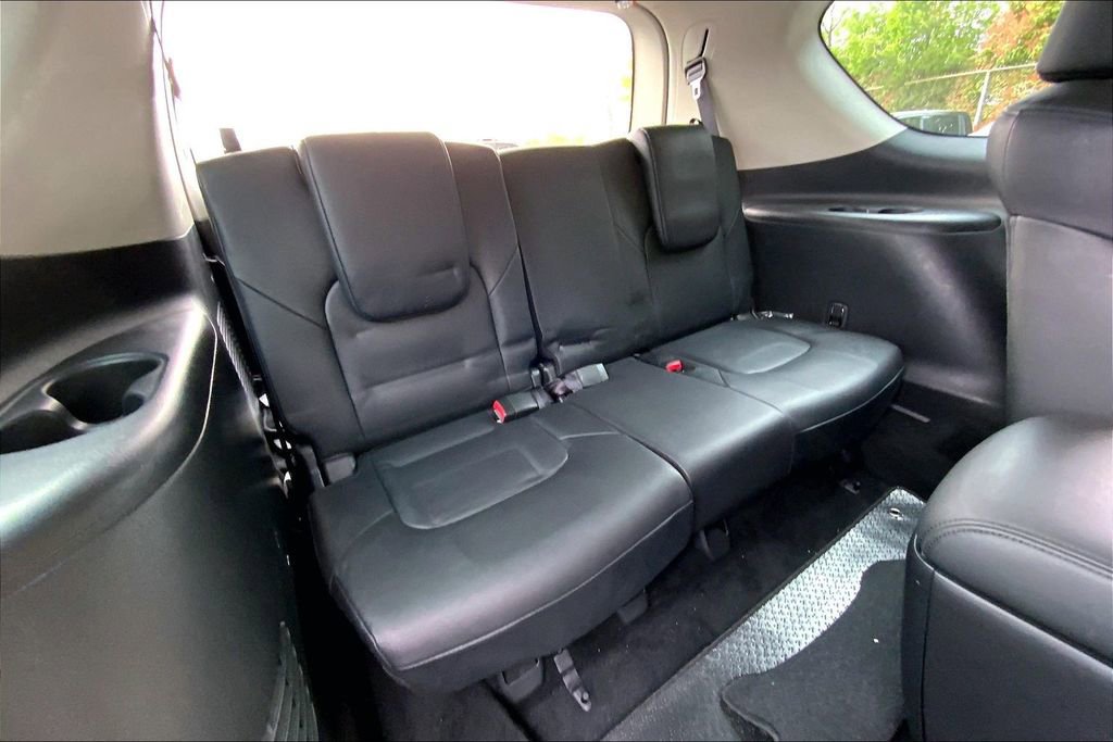 Used 2023 Nissan Armada SL w/ Captain's Chairs Package image 18