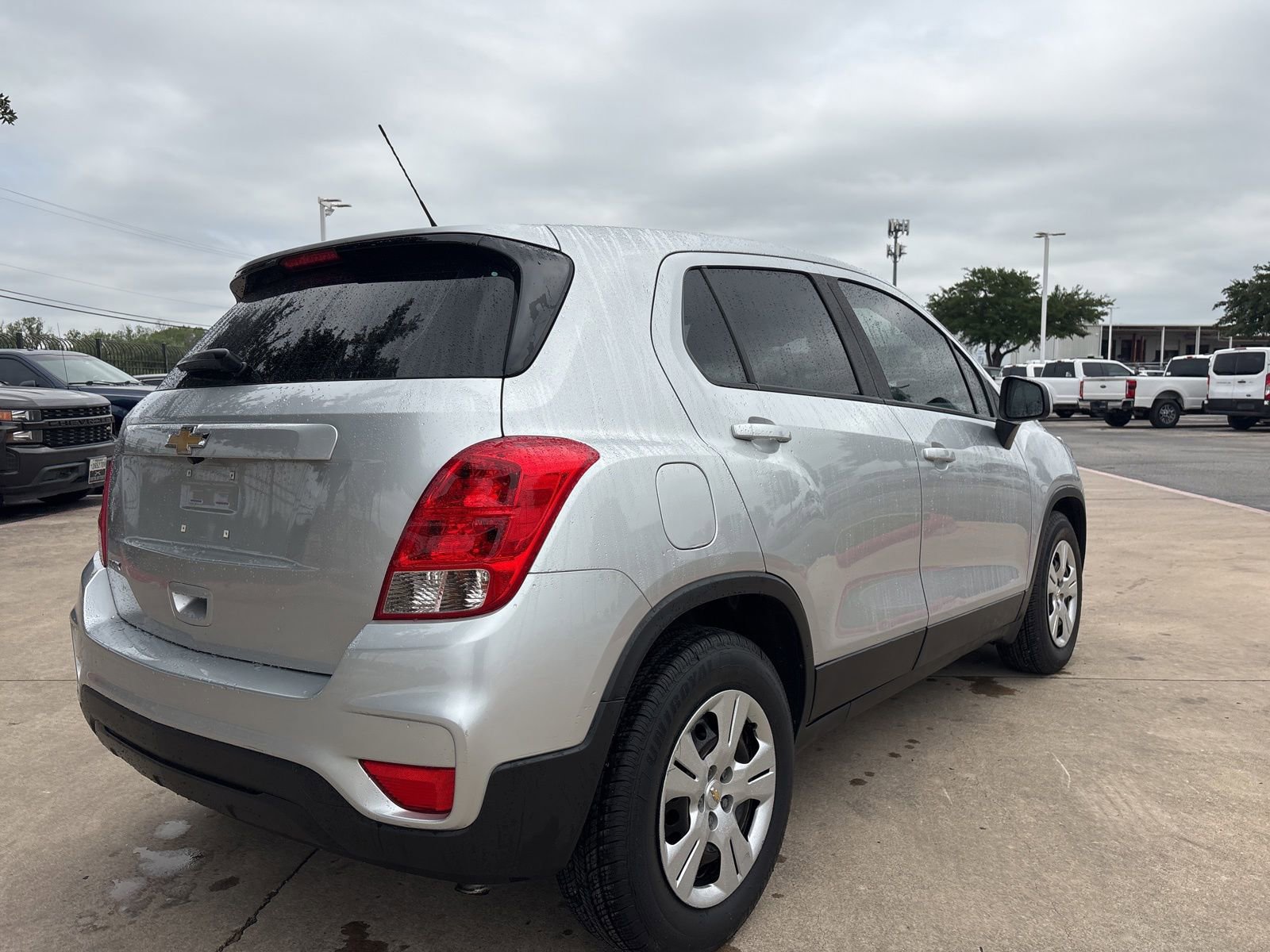 Used 2017 Chevrolet Trax LS FWD image 3