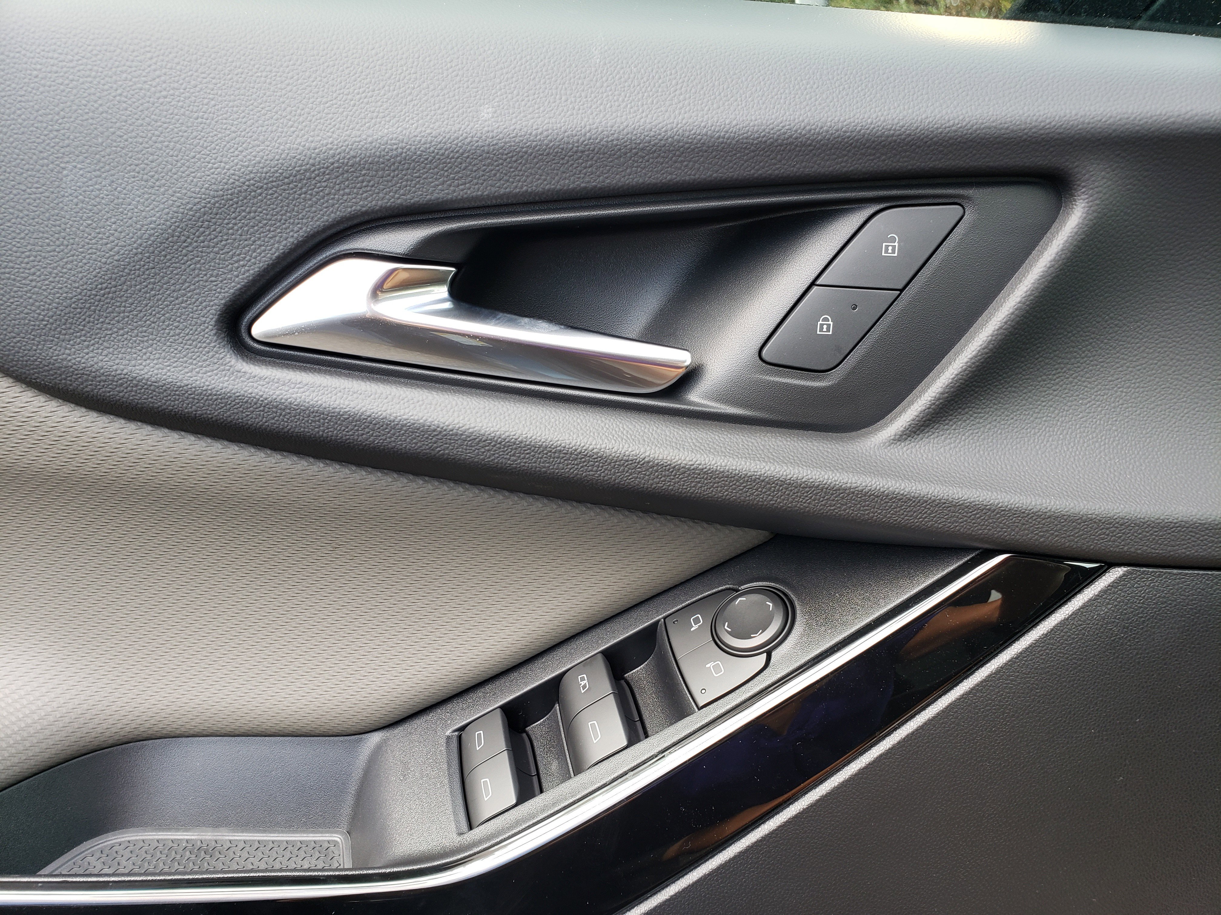 New 2026 Chevrolet Equinox LT w/ Convenience Package II image 14