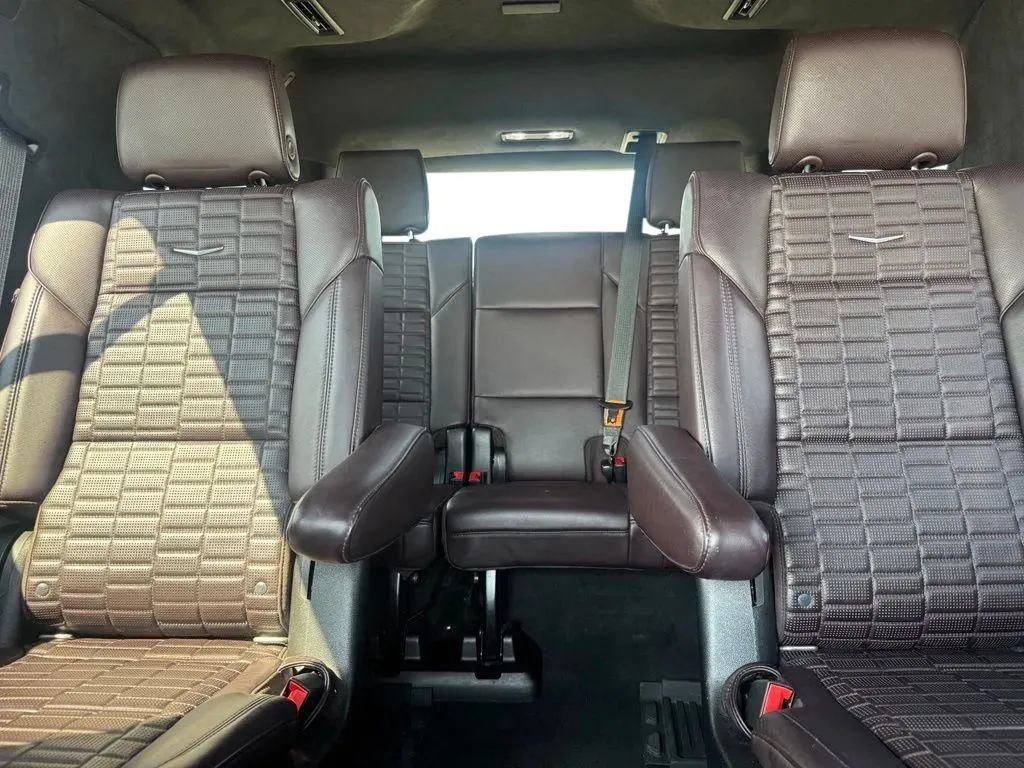 Used 2021 Cadillac Escalade Premium Luxury Platinum AWD/4WD image 20