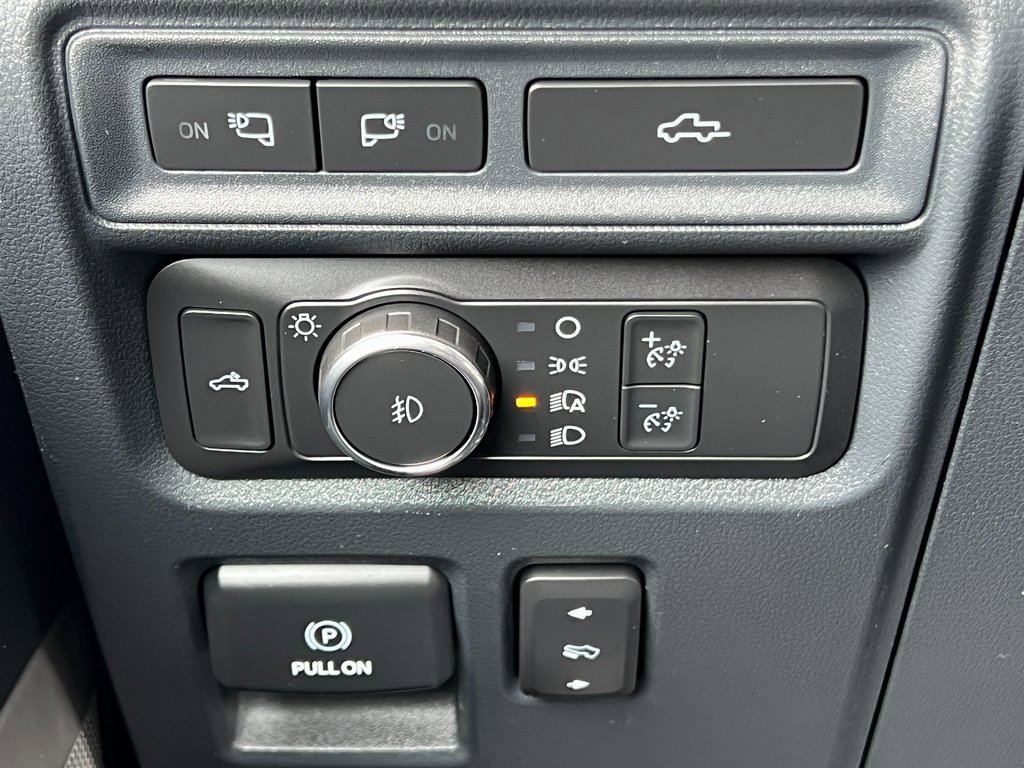 Used 2022 Ford F150 Lariat w/ Equipment Group 502A High image 34