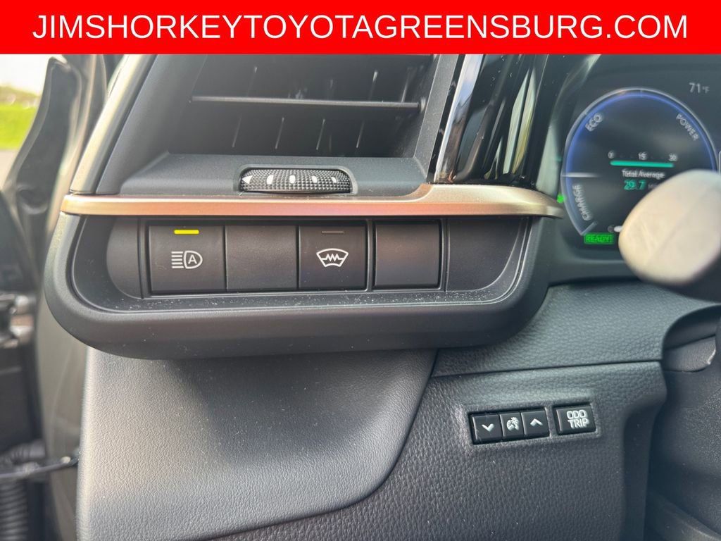 Used 2023 Toyota Crown Platinum image 30