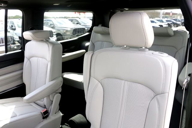 New 2026 Jeep Grand Wagoneer Summit image 19