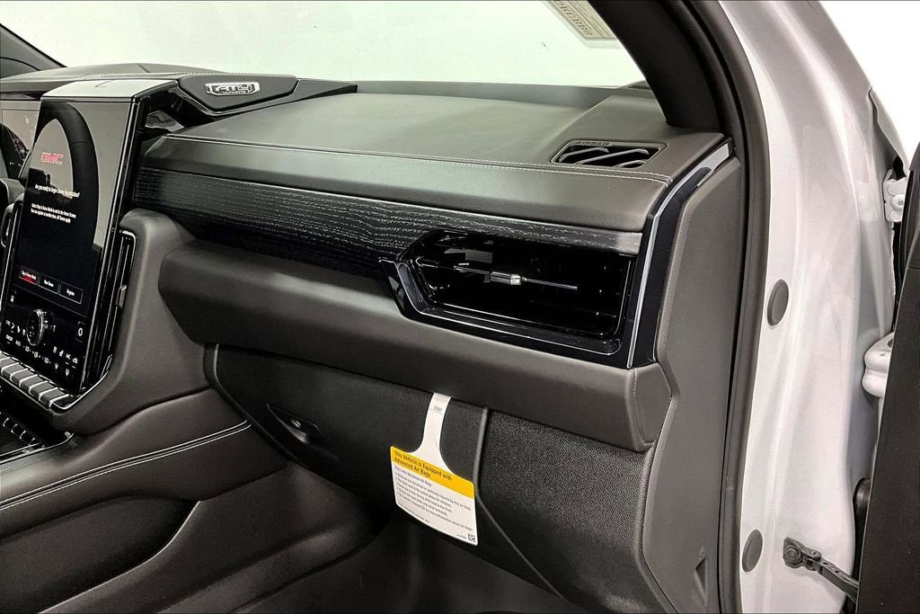 New 2026 GMC Yukon AT4 Ultimate AWD/4WD image 10