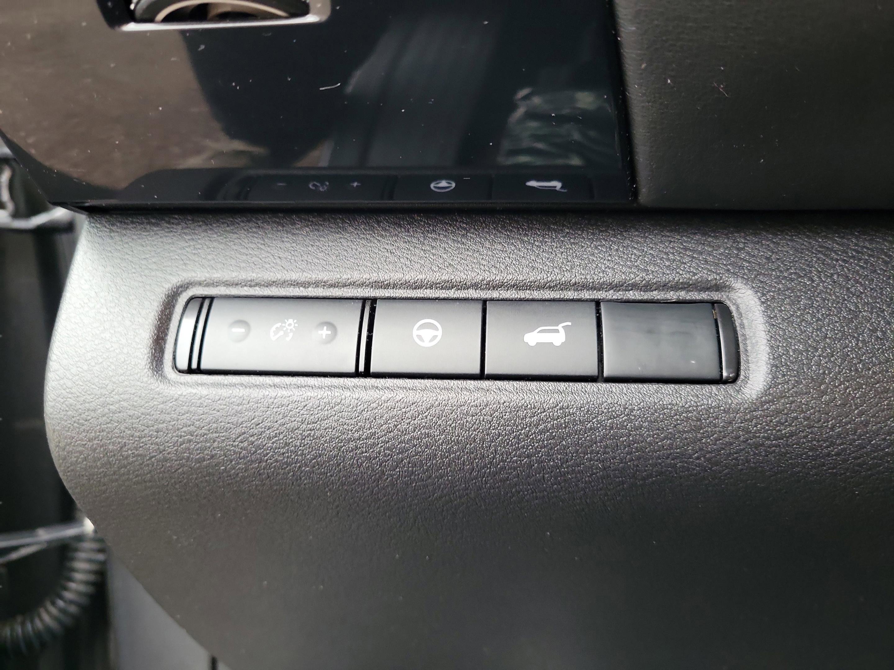 Certified 2025 Nissan Pathfinder SV image 26