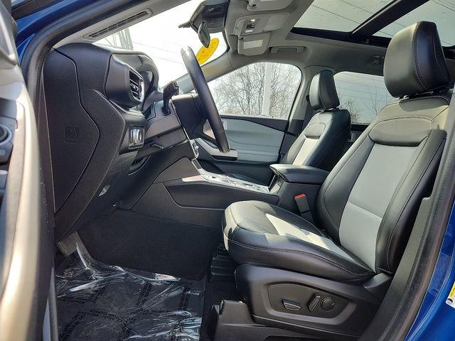 Used 2022 Ford Explorer XLT w/ Equipment Group 202A image 14
