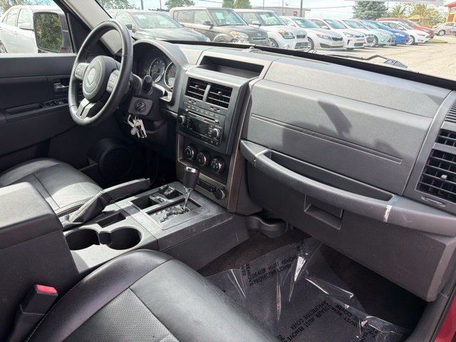 Used 2012 Jeep Liberty Sport AWD/4WD image 27