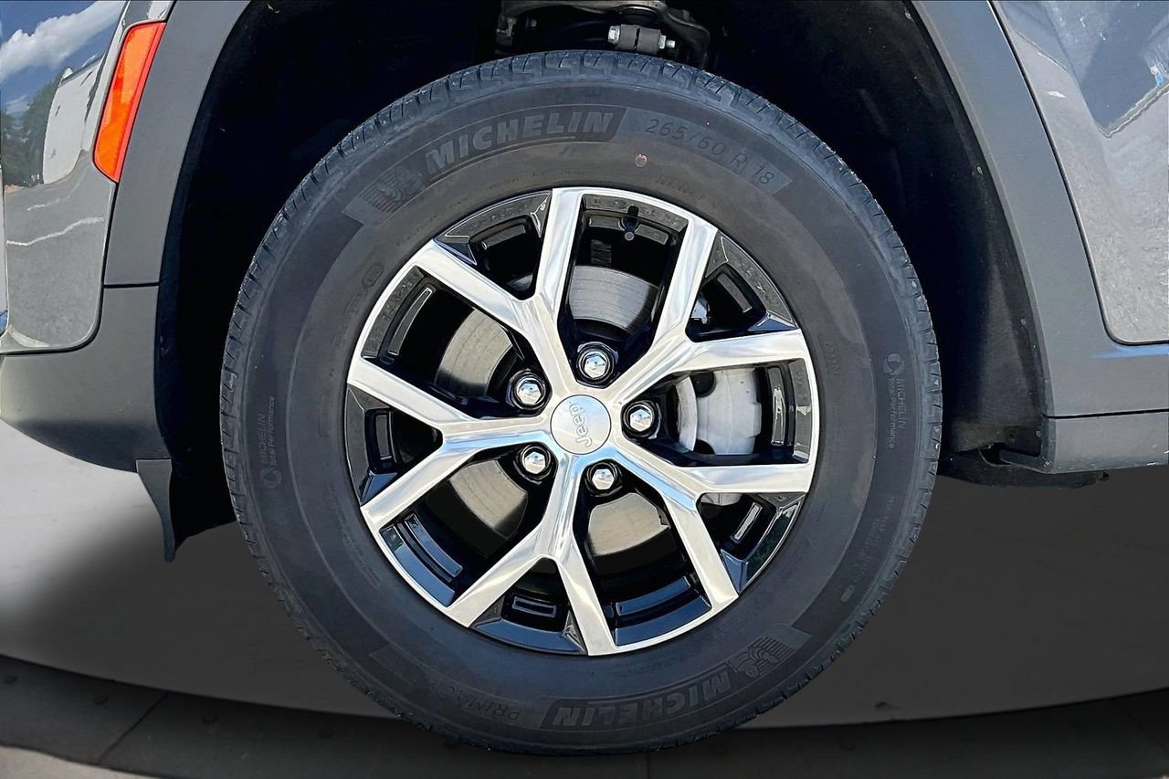Certified 2023 Jeep Grand Cherokee Limited AWD/4WD image 33