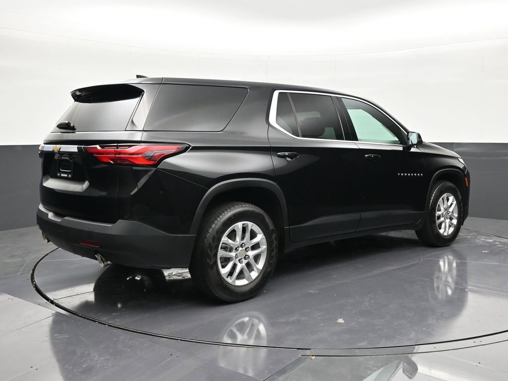 Used 2023 Chevrolet Traverse LS FWD image 5