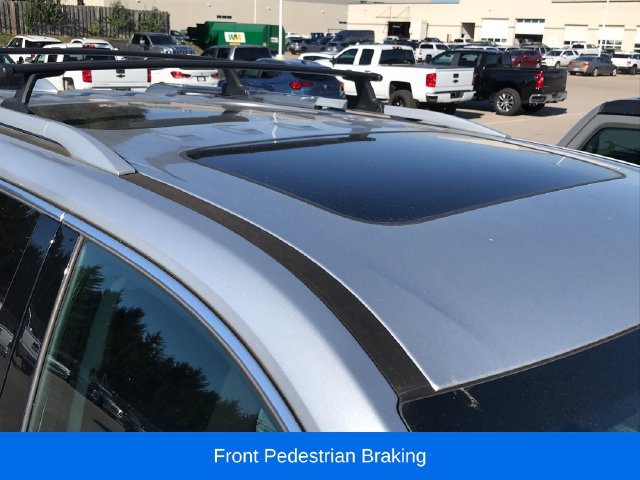 Used 2018 Chevrolet Traverse Premier w/ Driver Confidence II Package FWD image 11