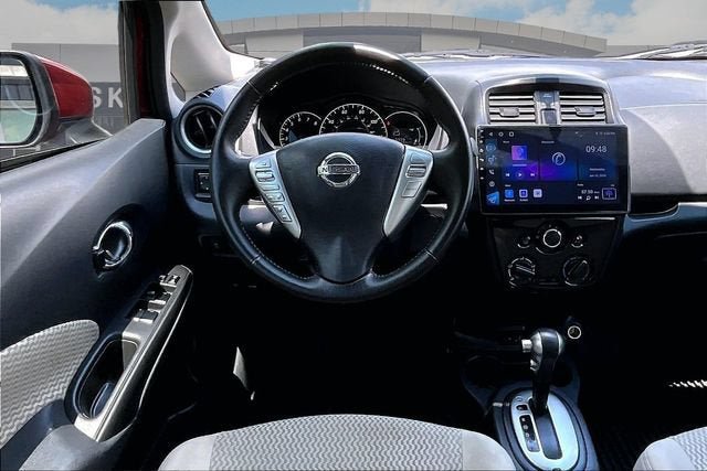Used 2017 Nissan Versa Note FWD image 5