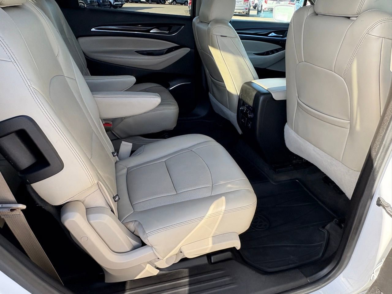 Used 2020 Buick Enclave Premium w/ Sun and Sites Package image 40