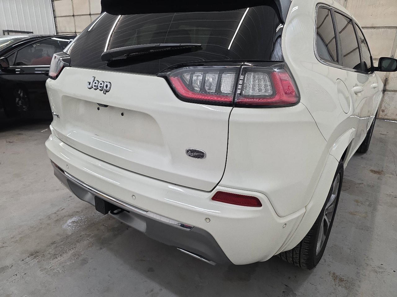 Used 2019 Jeep Cherokee Overland w/ Technology Group image 14