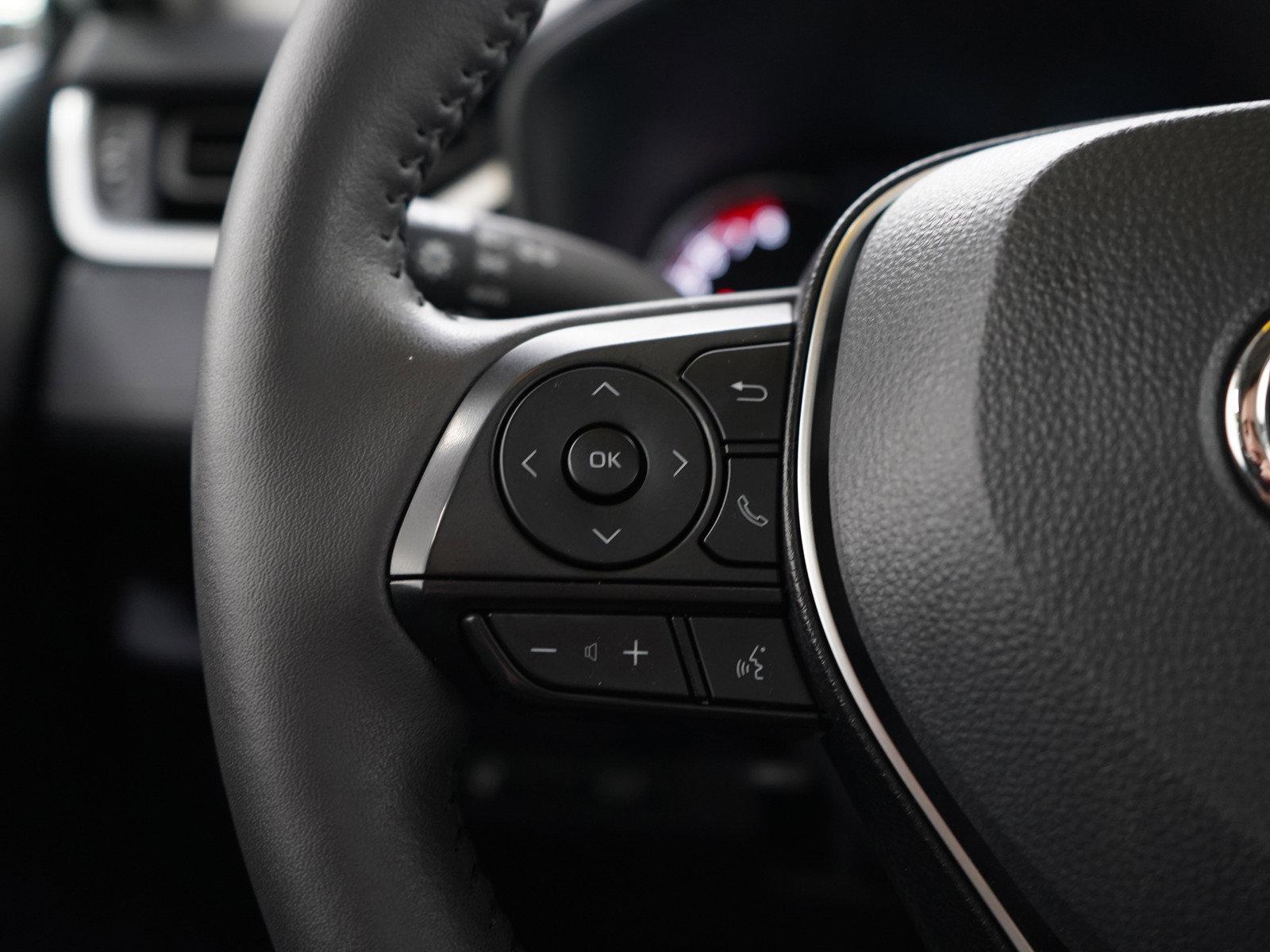 Used 2025 Toyota RAV4 XLE w/ Convenience Package AWD/4WD image 26