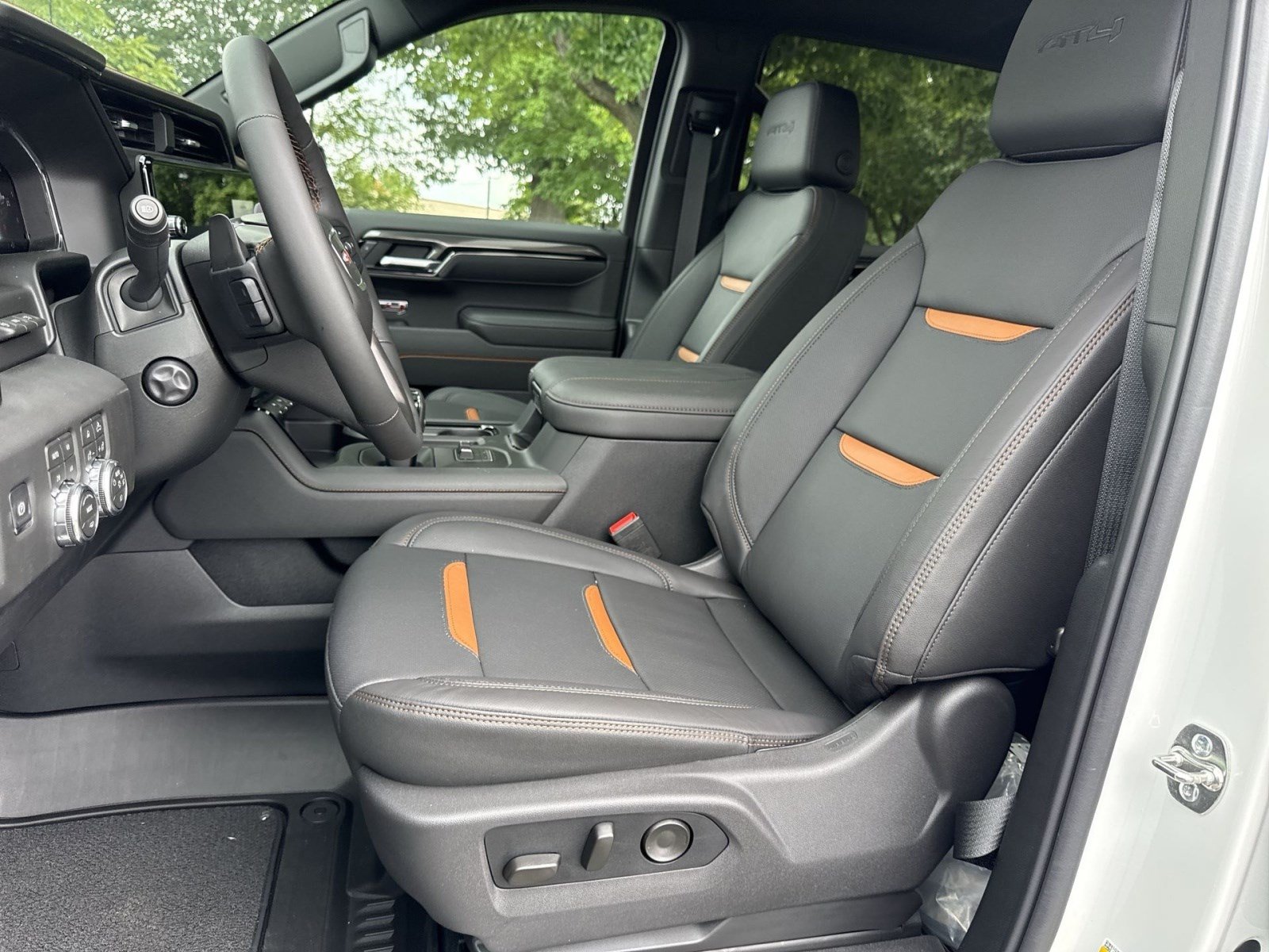 New 2026 GMC Sierra 1500 AT4 w/ AT4 Premium Package AWD/4WD image 10