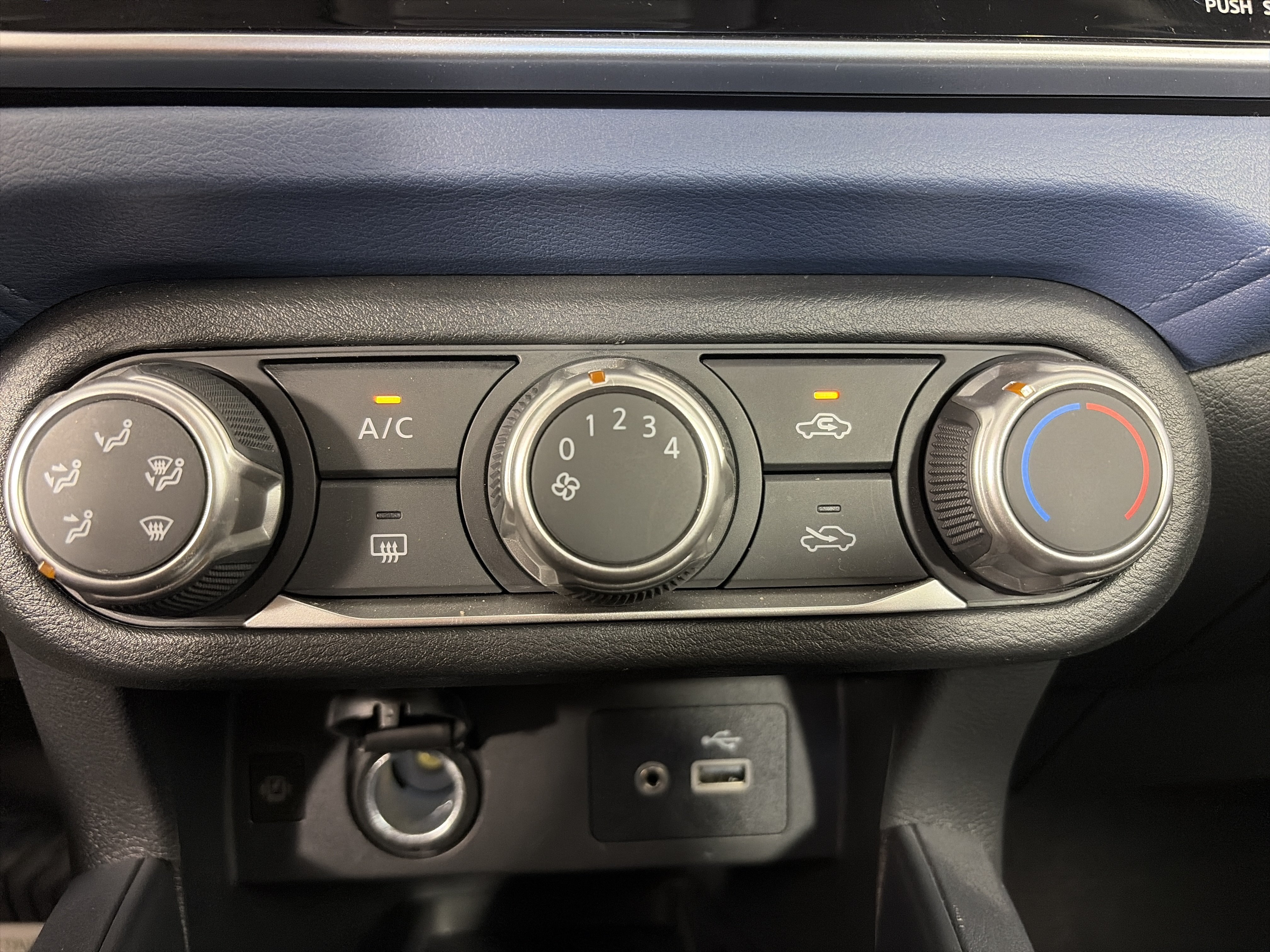 Used 2025 Nissan Versa SV w/ Trunk Package FWD image 20