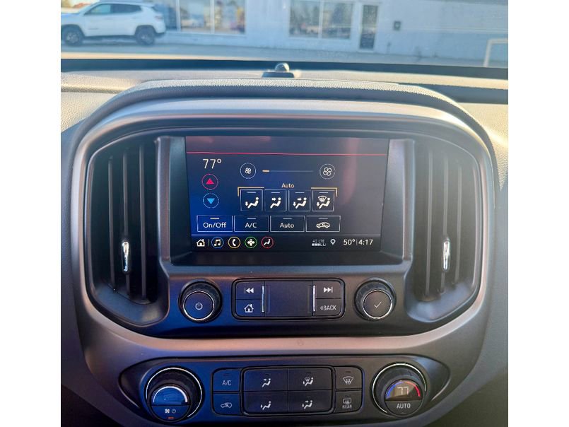 Used 2021 Chevrolet Colorado Z71 AWD/4WD image 19