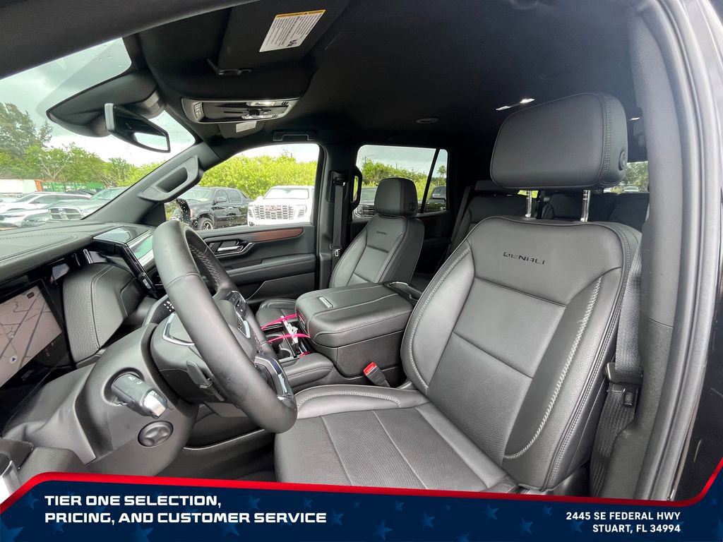 Used 2025 GMC Yukon Denali AWD/4WD image 15