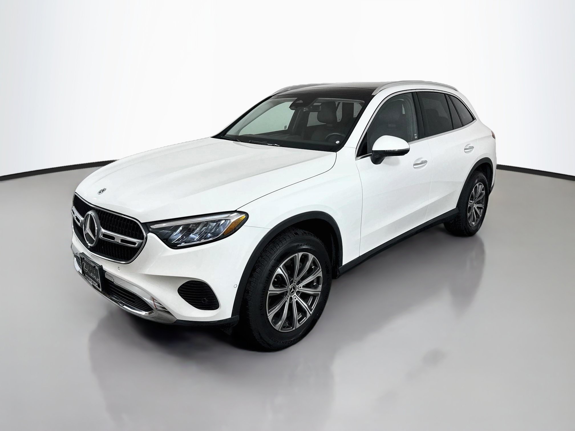 Used 2024 Mercedes-Benz GLC 300 4MATIC image 3