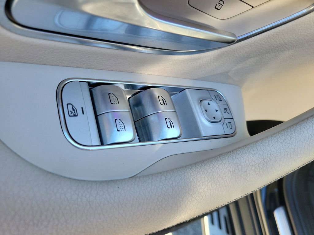 Used 2021 Mercedes-Benz GLS 450 4MATIC image 23