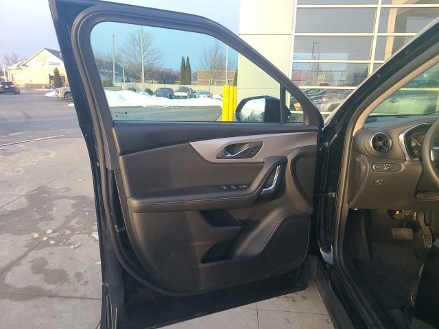 Used 2025 Chevrolet Blazer LT image 17