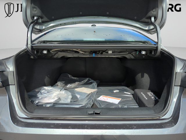 Used 2026 Nissan Sentra SR w/ Floor Mat Package FWD image 37