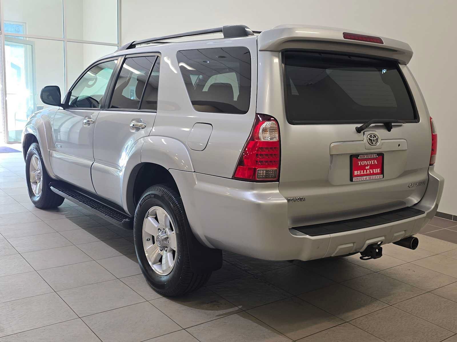 Used 2006 Toyota 4Runner SR5 AWD/4WD image 4