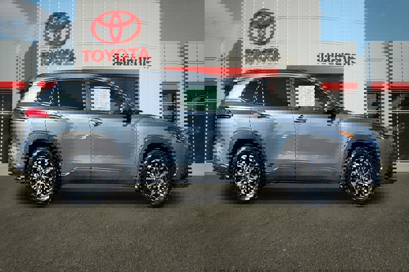 Used 2023 Toyota Corolla Cross S w/ Moonroof Package image 2