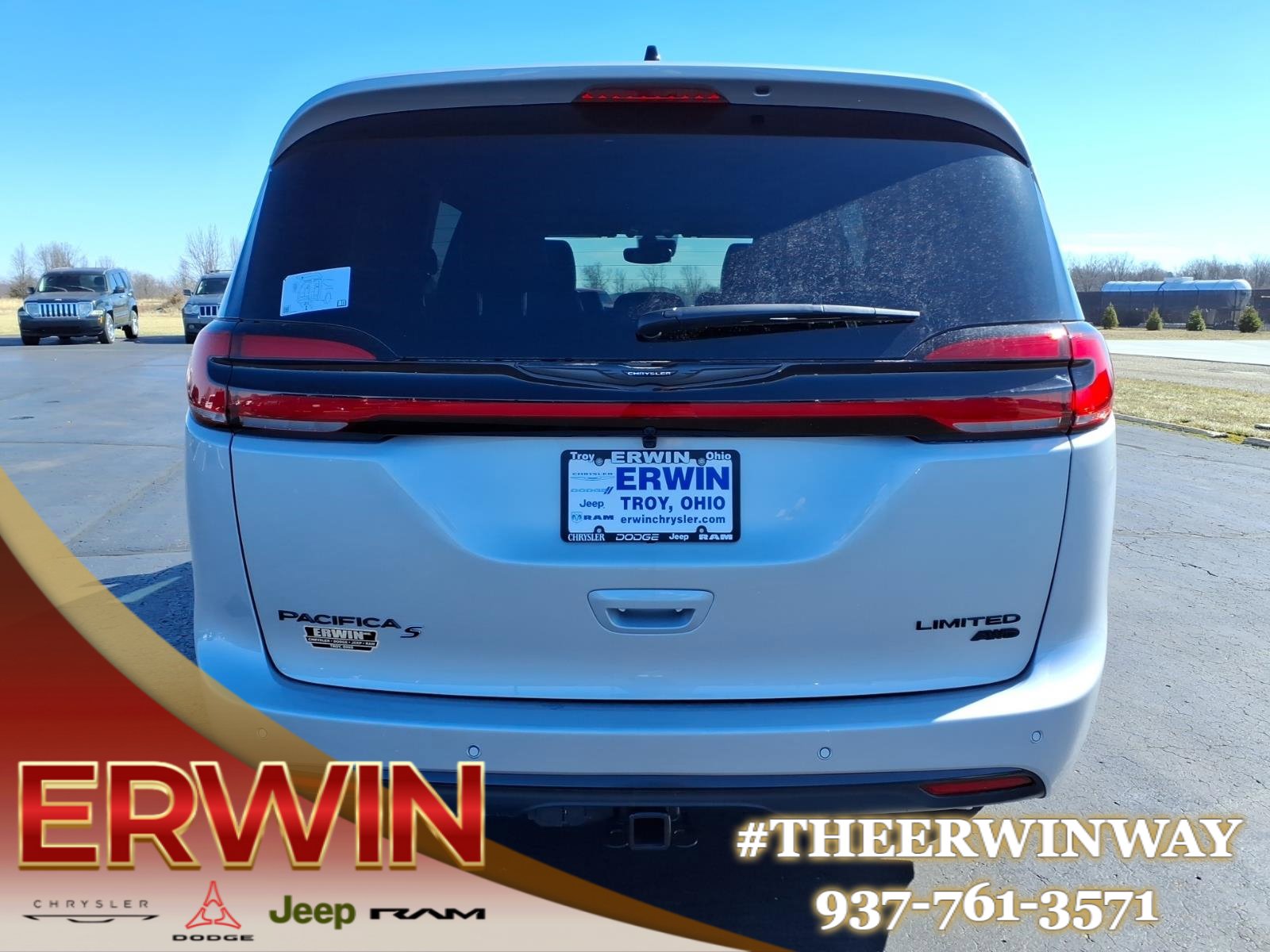 New 2026 Chrysler Pacifica Limited w/ S Appearance Package image 4