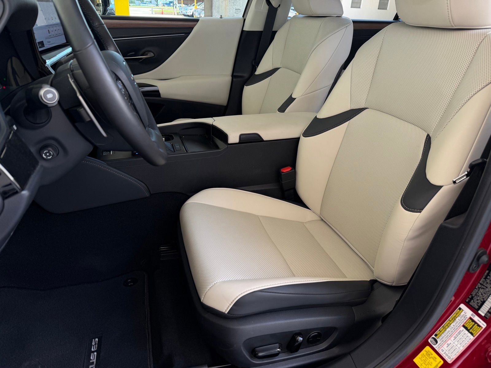 Used 2025 Lexus ES 350 w/ Premium Package image 10