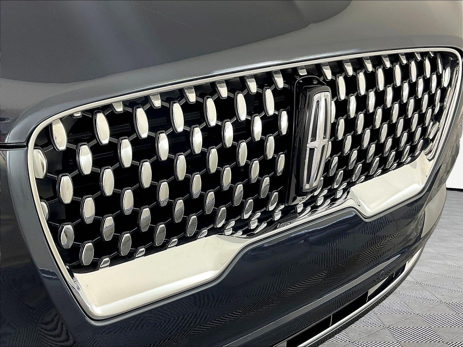 Used 2022 Lincoln Aviator Black Label w/ Dynamic Handling Package AWD/4WD image 32